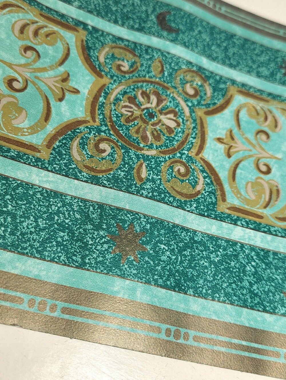 Wallpaper BORDER 3 Rolls Teal Green and Gold Scroll Medallion Moon Sun 5 Yds Vtg - Picture 6 of 7